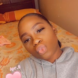 Meet your Posher, Vanessa